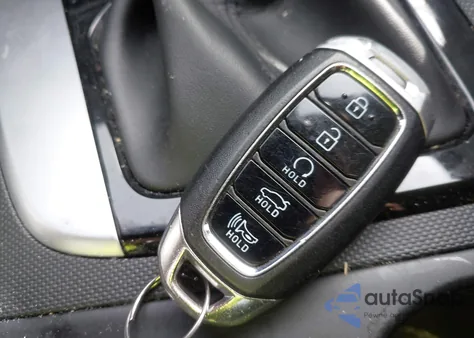 2022 Hyundai Elantra Sel z USA, uszkodzony, nr VIN 5NPLM4AG0NH063758